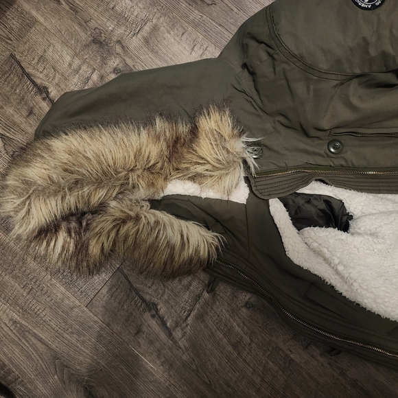 American Eagle Outfitters Women's Green Parka Coat - Picture 6 of 7